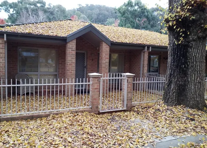 Bright Deluxe No.1 Townhouse Accommodation